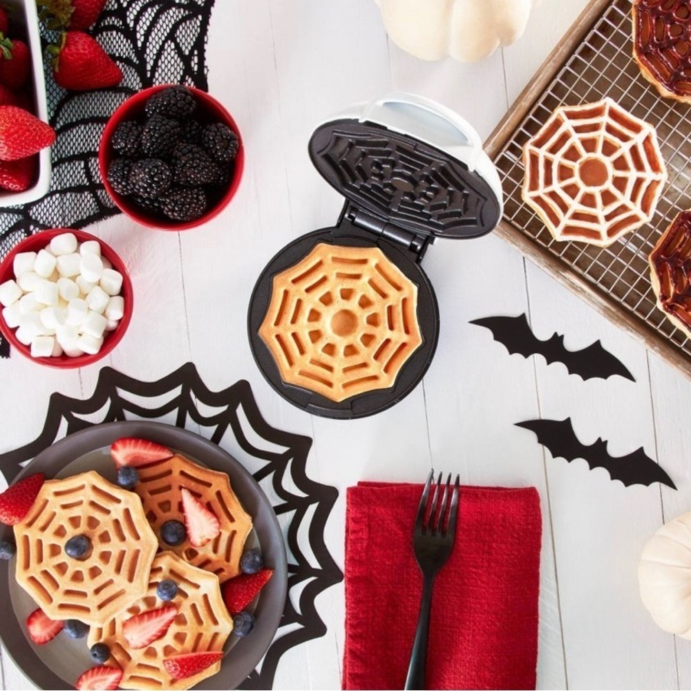 NWT dash mini waffle maker spooky spider web cobweb Halloween breakfast - Picture 5 of 6